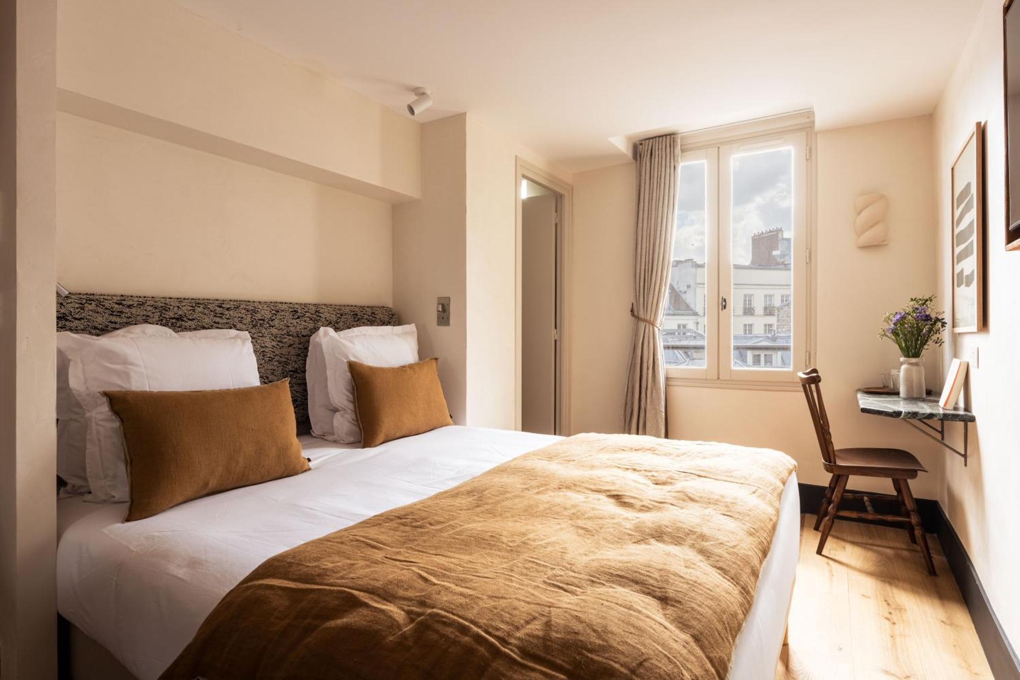Hotel De La Gaite Париж Экстерьер фото